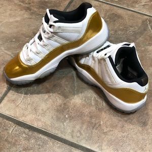 Air Jordan 11 Retro Low 528896 103 White/Mtlc Gold